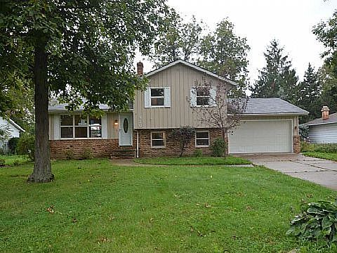 1st image of 970 Buttonwood Ln