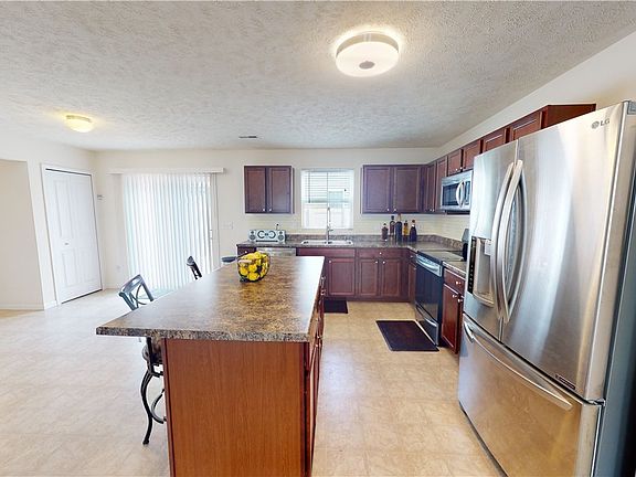 5th image of 3375 Greens Pointe Dr