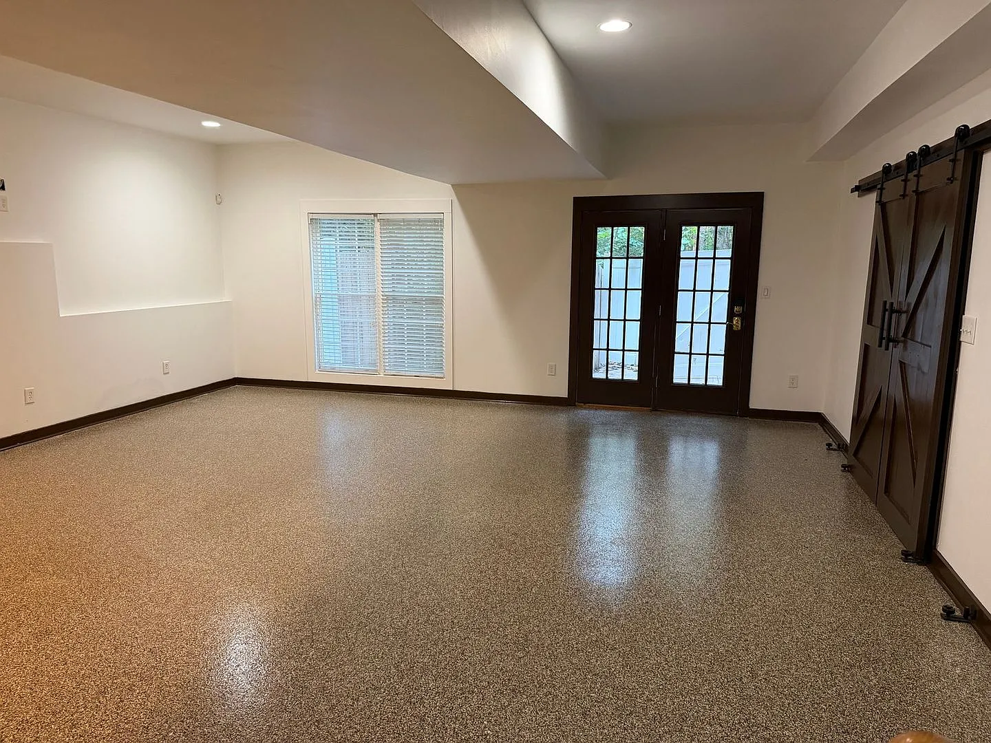 Charming 2BR Duplex in Belmont — Photo 3