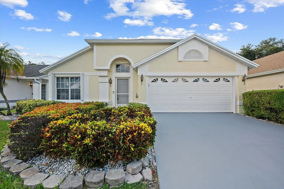 3 bed, 2.0 bath, $3,100 — Photo 1