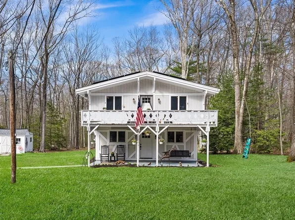 503 Hilltop Rd, Lancaster, MA 01523