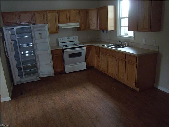2nd image of 1414 Hoover Ave