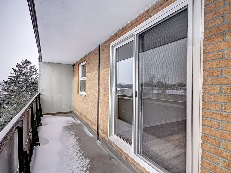 564 Durham Cres — Photo 19