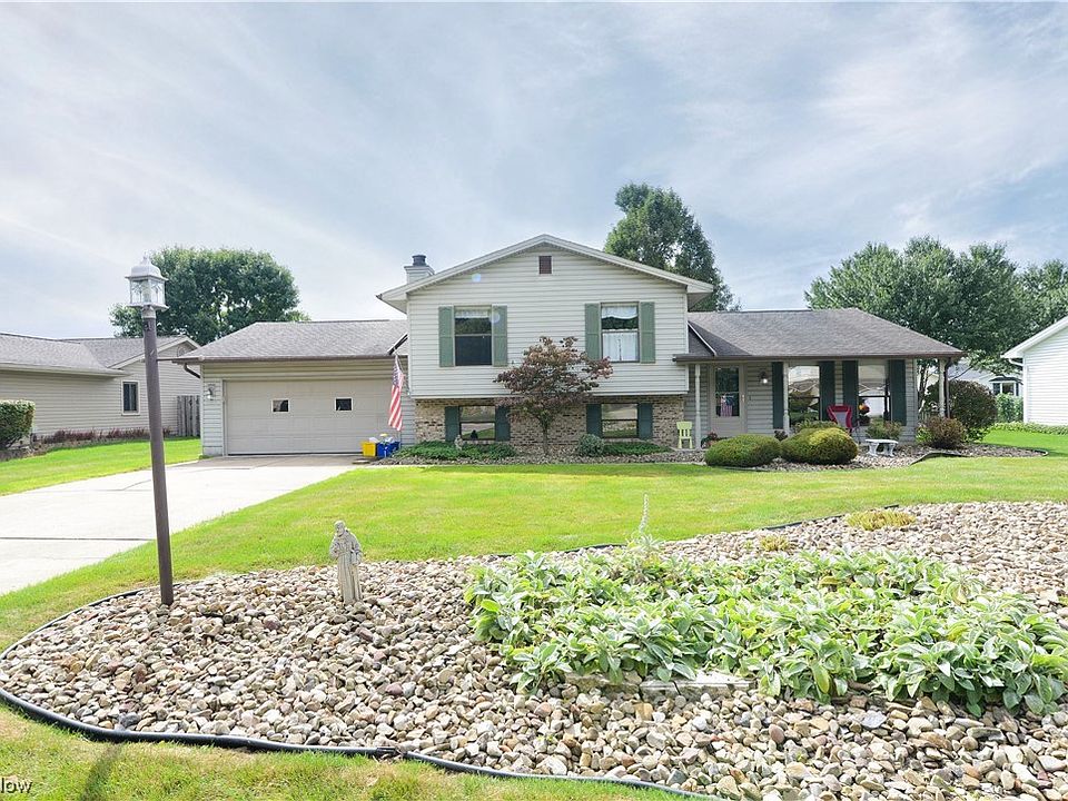 1st image of 679 Angiline Dr