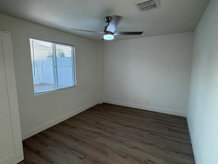 3722 S Grandview Ave — Photo 16