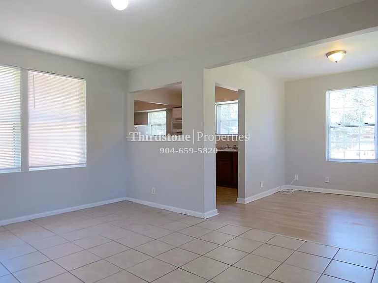 1946 Allandale Cir E — Photo 2