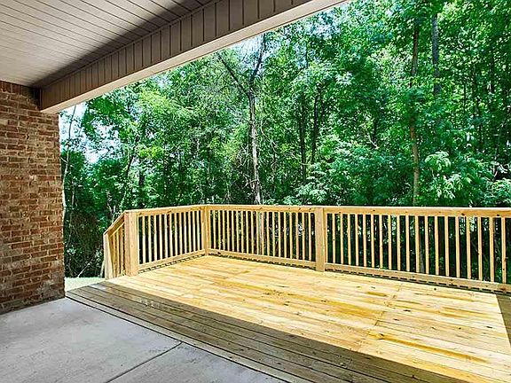 4th image of 3022 Hampstead Dr