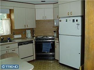3rd image of 303 Georgetown Ave