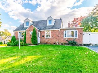 22 Kipling Rd, Yonkers, NY 10710