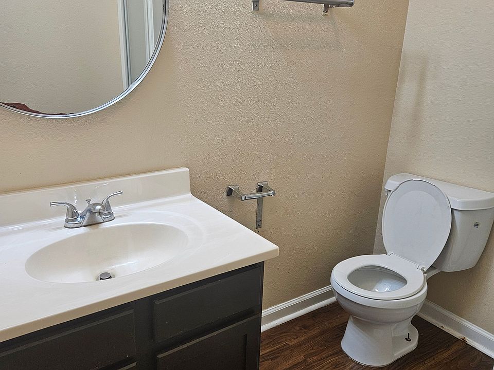 1st image of 512 S Graham Ave #114