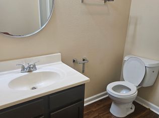 512 S Graham Ave #114, Carbondale, IL 62901