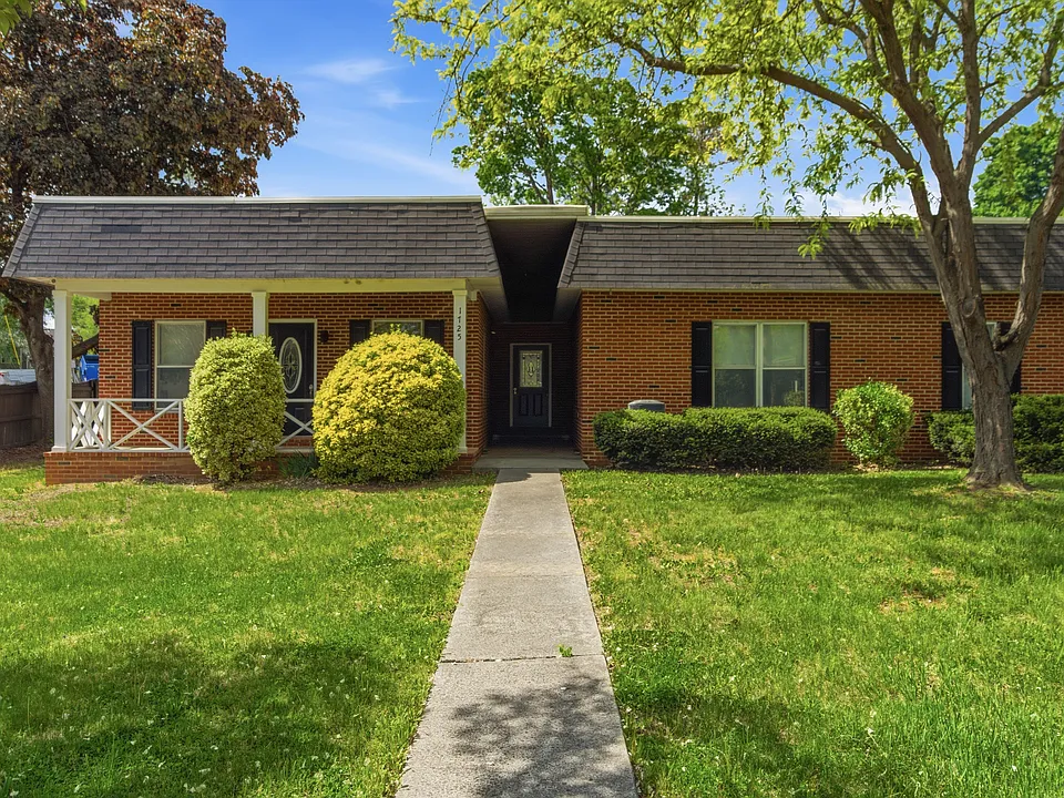 1725 Henry Ave #106
