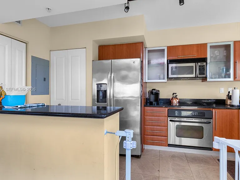 610 W Las Olas Blvd #513 — Photo 6