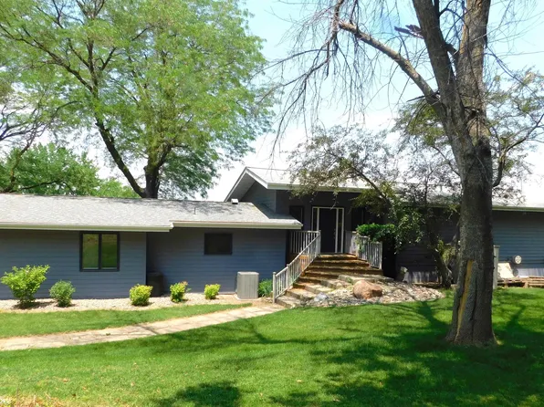 818 Charles St, Denison, IA 51442