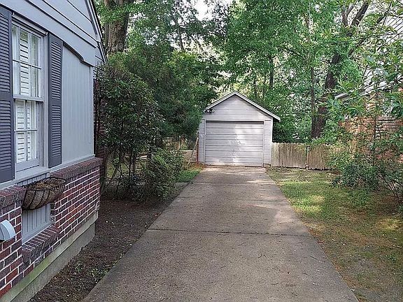5th image of 47 Ashlawn N