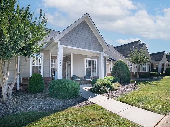 5th image of 114 Henrys Glen Dr