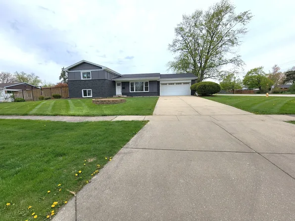 525 W Dempster St, Des Plaines, IL 60016