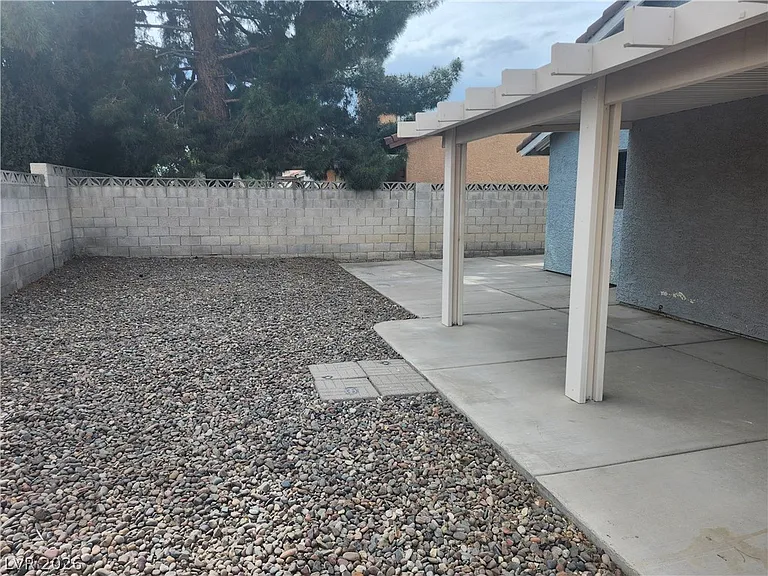 7329 Lattimore Dr — Photo 25