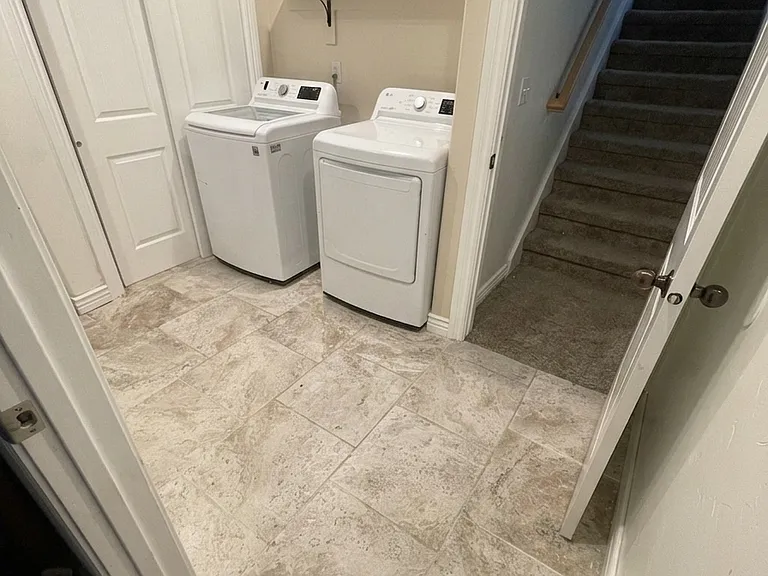 4028 E Clark Cir — Photo 3