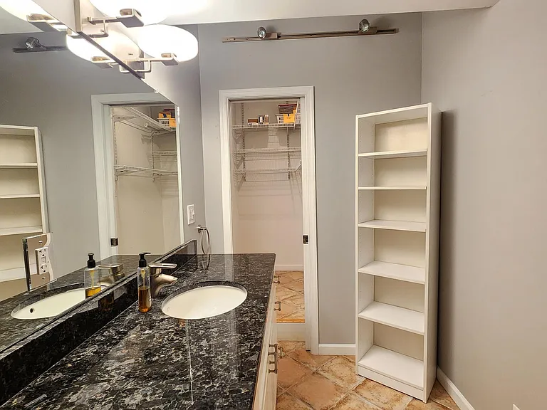 115 N Lee St #BH504 — Photo 24