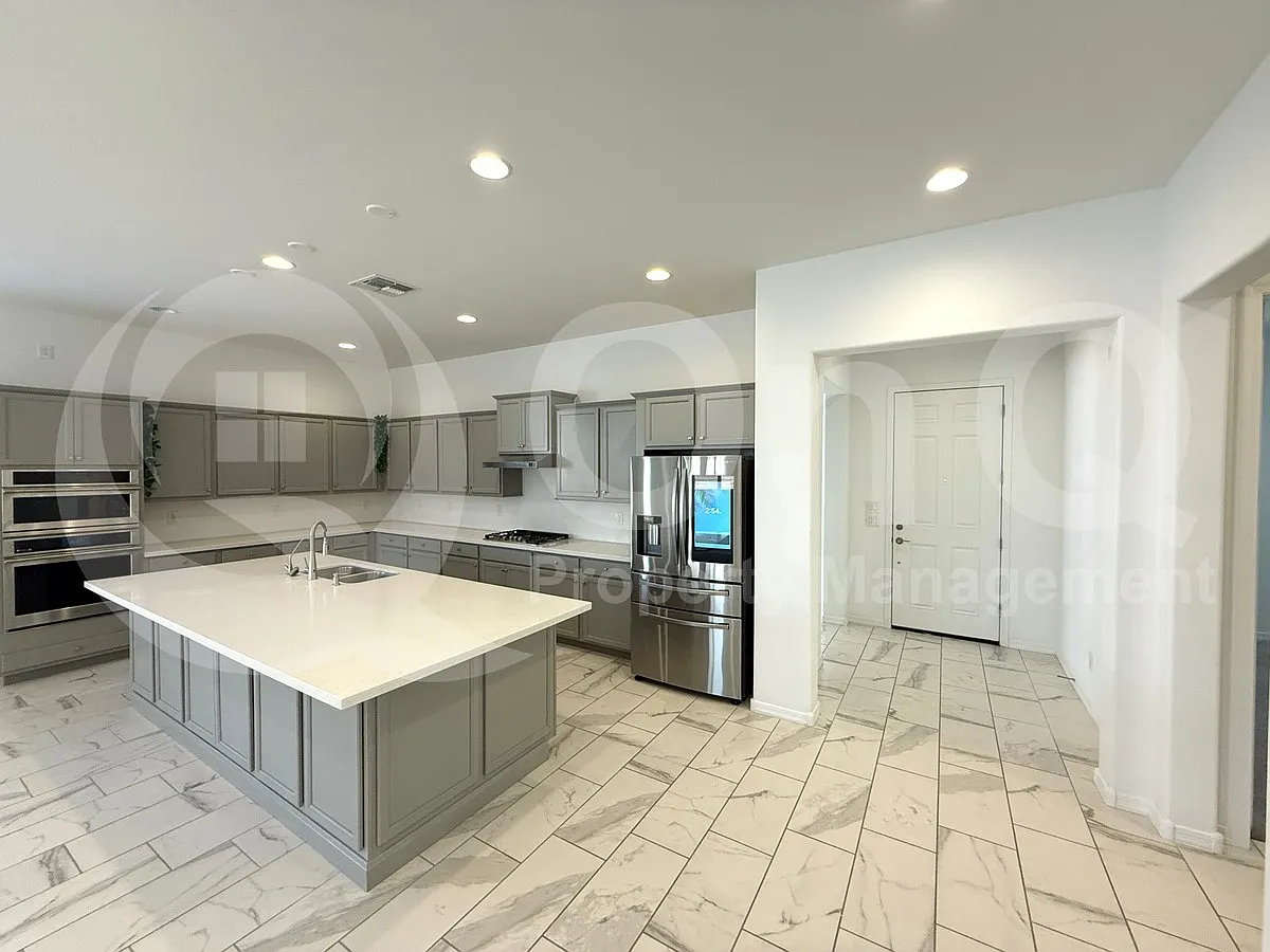 4 bed, 3.0 bath, 2810 sqft, $2,595 — Photo 3