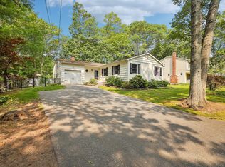 52 Iroquois Trl, Ridge, NY 11961