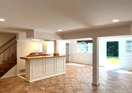 Lower Level: Full daylight walkout