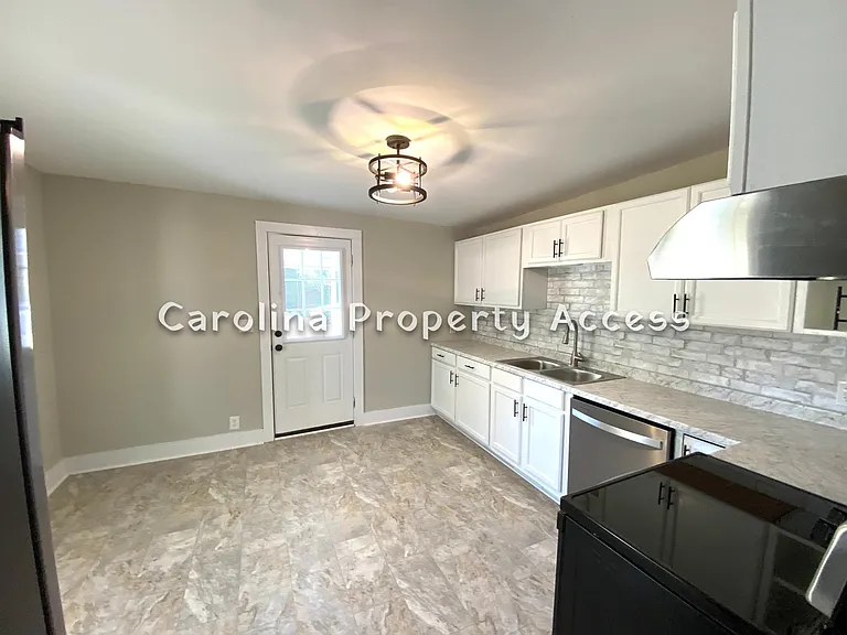 2928 Evans Rd — Photo 10