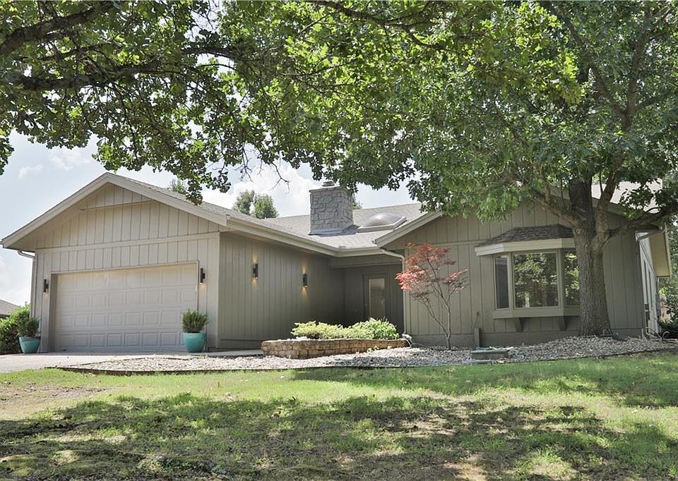 1st image of 10 Carter Cir