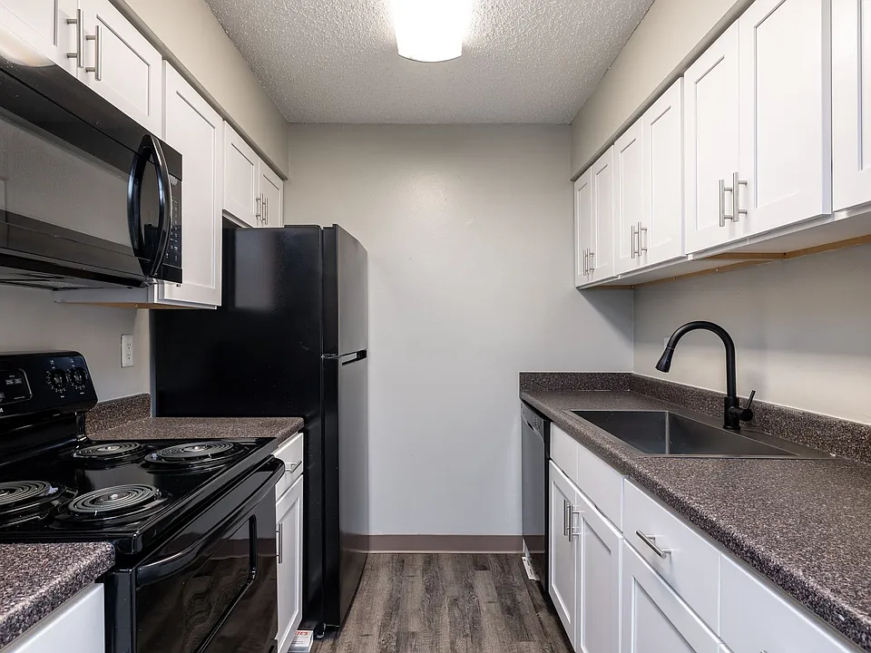 Emerald Hills Apartments