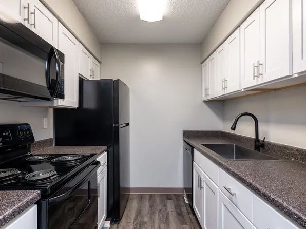 Emerald Hills Apartments