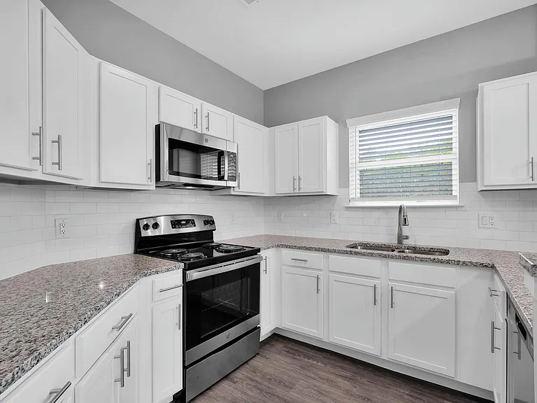 Saddle Brook Landings — Photo 38