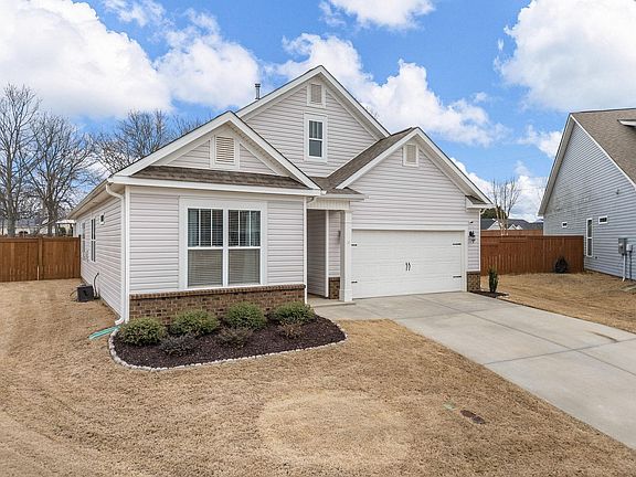 2nd image of 421 Linfield Ct