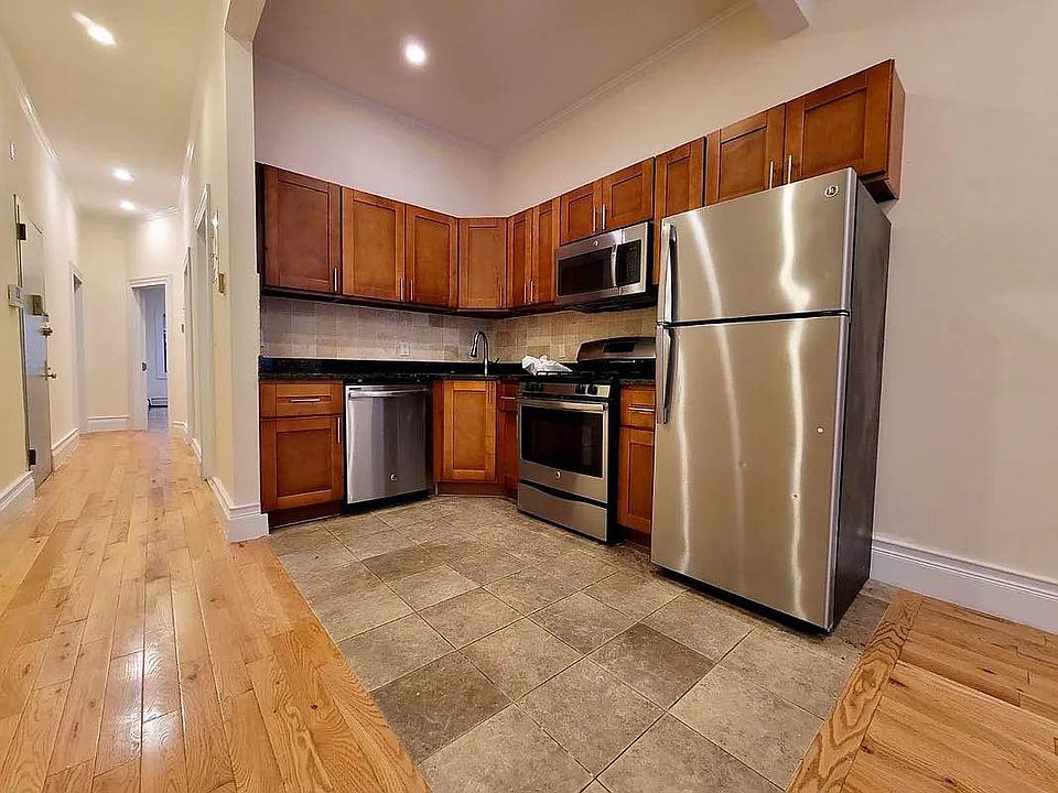 1st image of 230 E 53rd St #Y