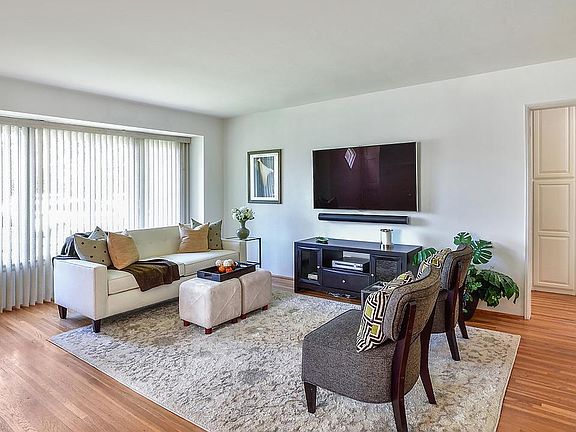 3rd image of 5648 Costello Ave