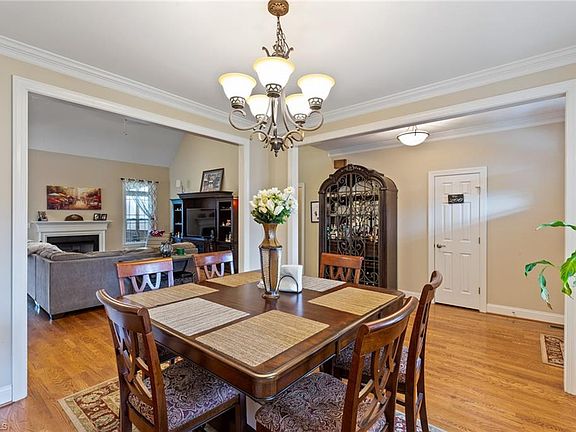 5th image of 5501 Sun Harbor Ct