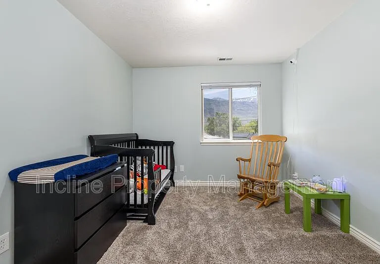 176 N 570th St E — Photo 12