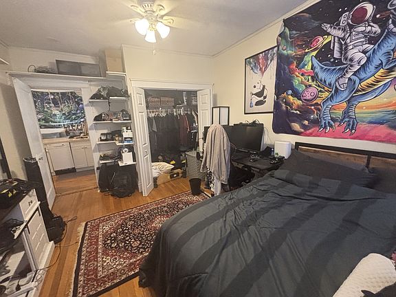 5th image of 35 Queensberry St #16