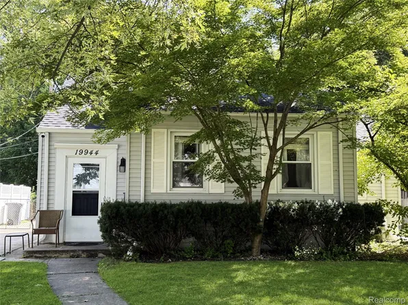 19944 Lennane, Redford, MI 48240