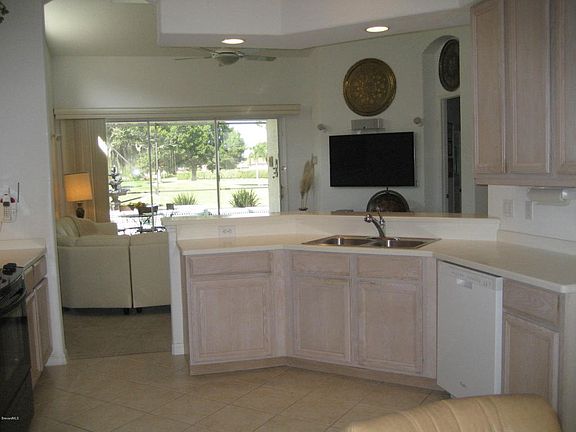 4th image of 900 Wimbledon Dr