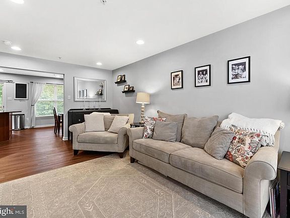 3rd image of 2653 Cedar Elm Dr
