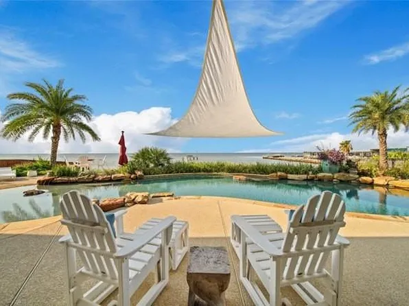 206 Avenue A, San Leon, TX 77539