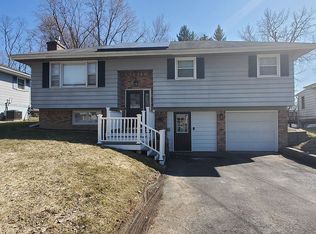 20 Chestnut Ct, Rensselaer, NY 12144