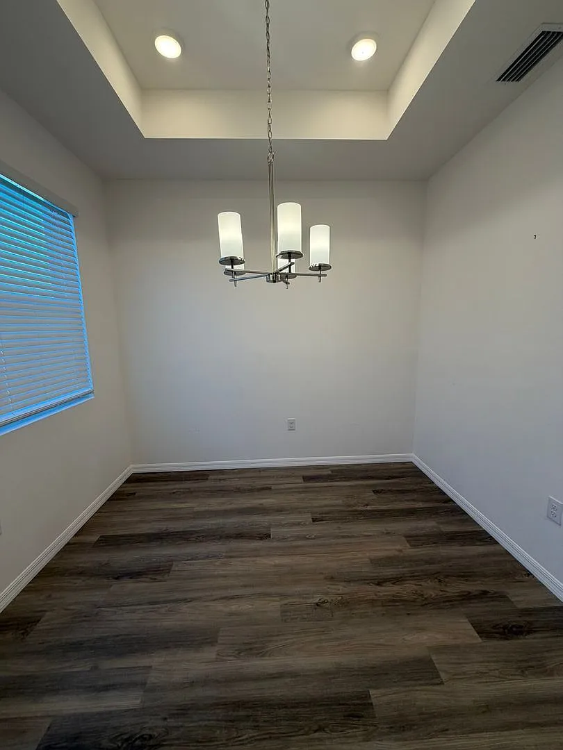4 bed, 2.0 bath, 1914 sqft, $1,925 — Photo 4