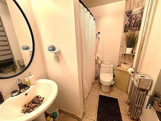 5th image of 519 W 48th St #8