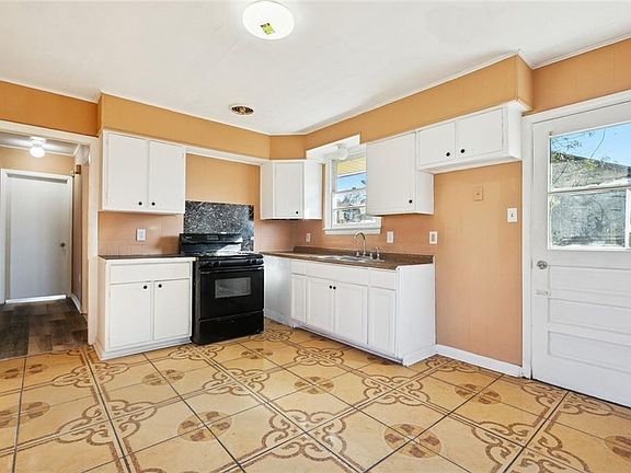 5th image of 2038 Lauradale Dr