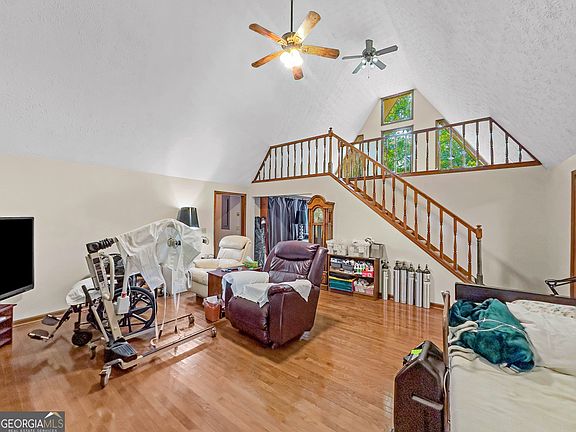 5th image of 898 Mount Carmel Rd