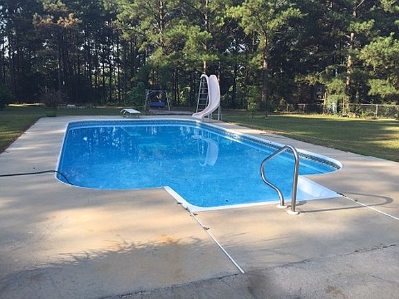 18x36 Pool & Backyard