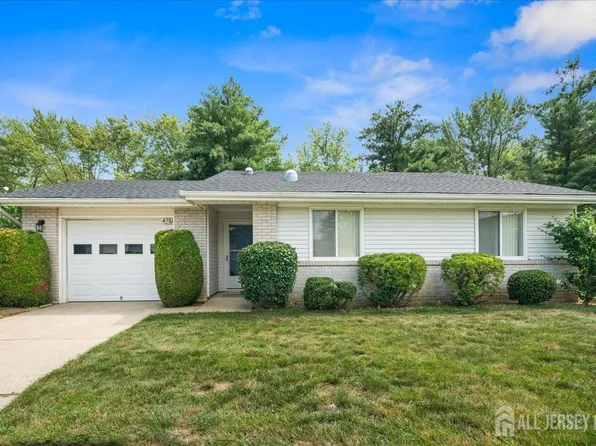 478 Fairton Dr, Monroe Township, NJ 08831