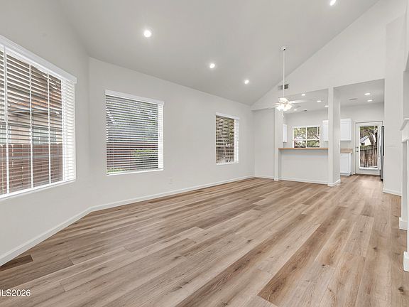 4th image of 1016 Desert Peach Ct